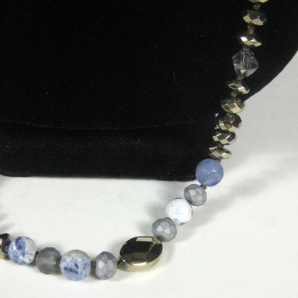 Necklace Blue Stone Beaded Goldtone Faceted Metal 36 inch Strand Statement - Picture 4 of 6